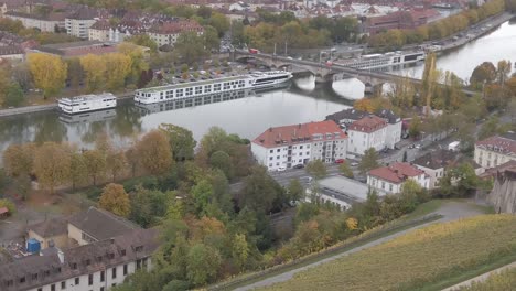 Alemania-Würzburg-La-Fortaleza-Marienberg-Es-Un-Palacio-Y-Jardines-De-Propiedad-Estatal-A-Lo-Largo-Del-Río-Rin.