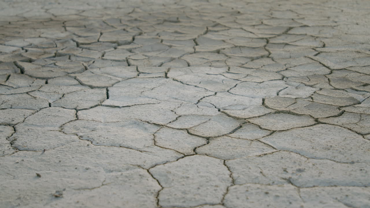 균열 된 땅 질감