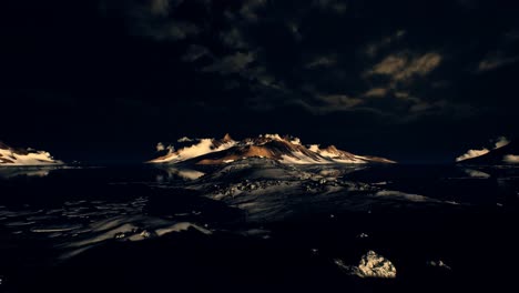 Dramatic-landscape-in-Antarctica-with-storm-coming