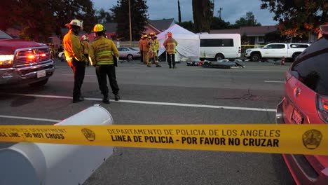 instalación de la cinta de la escena del crimen