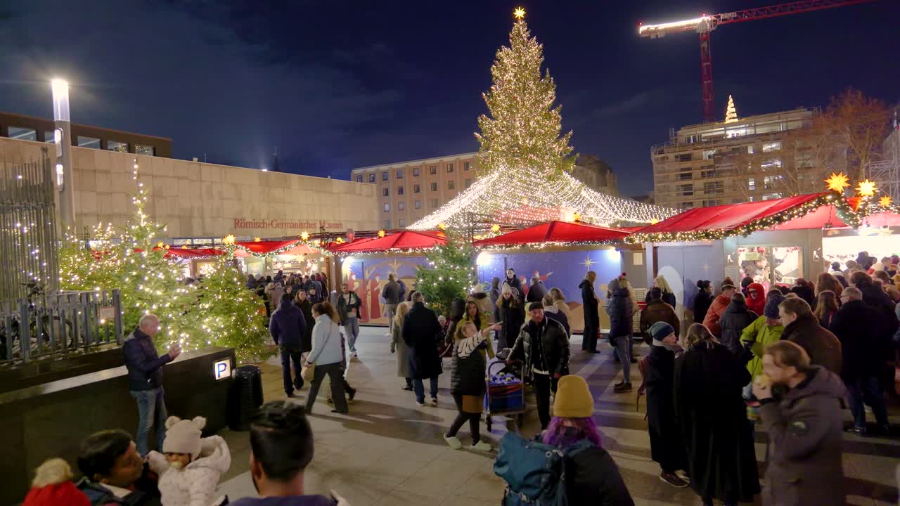 Joulumarkkinat yöllä