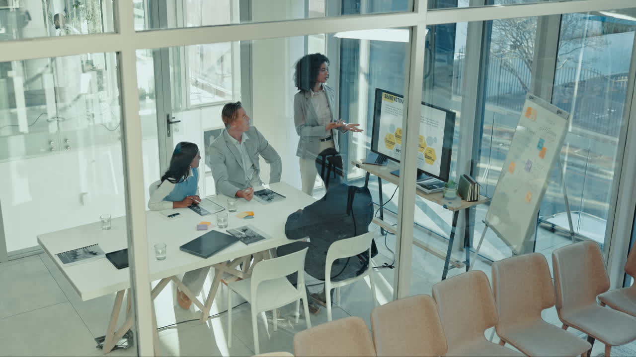 monitor de presentaciones, gente de negocios