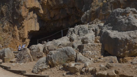 cueva de pan en el parque nacional de banias, israel