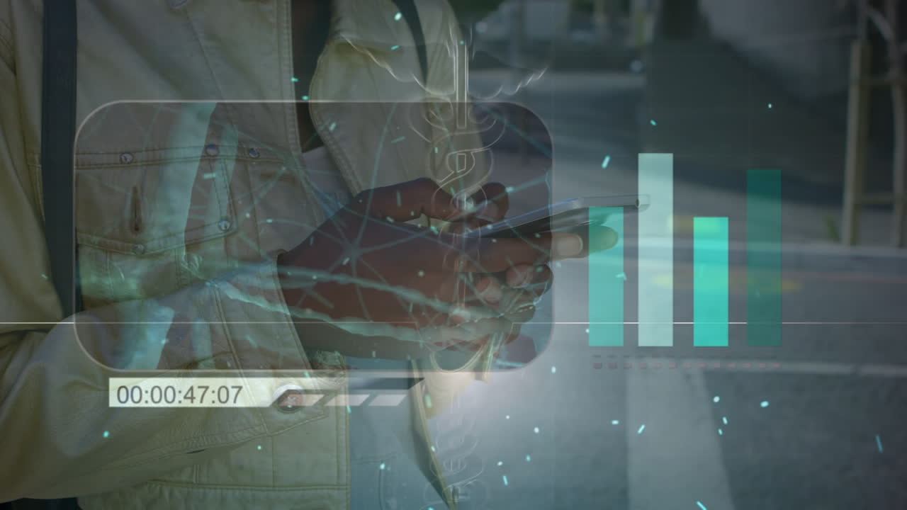 animación de procesamiento de datos sobre una mujer de negocios biracial que utiliza un teléfono inteligente