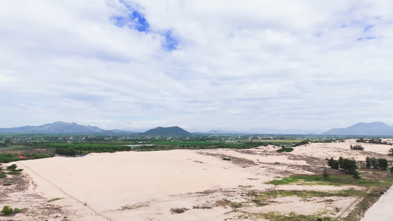 라 기 (la gi) 의 아름다운 해안선의 공중 풍경.