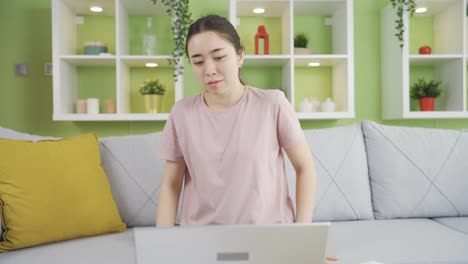 Asiatische-Junge-Frau-Mit-Angststörung-Hat-Emotionen,-Zukunftsangst.