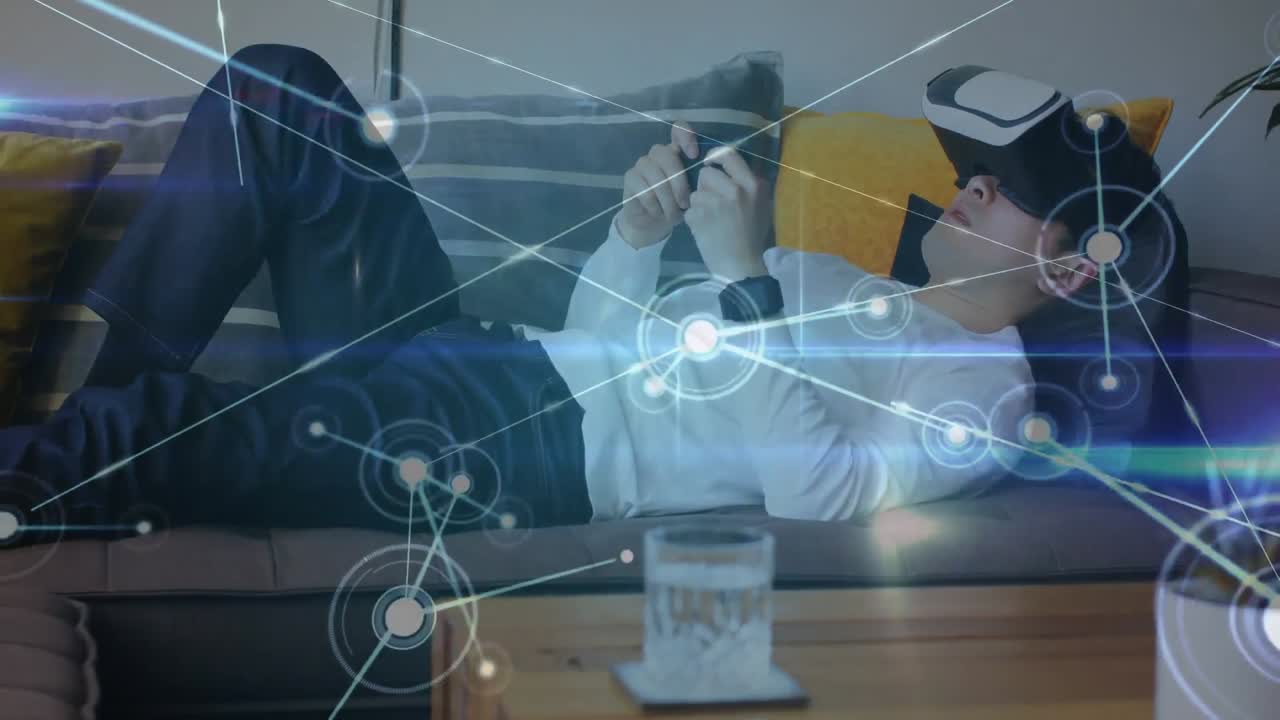 가상 현실 헤드 ⁇ 을 착용하면서 전화기에 타이핑하는 남자