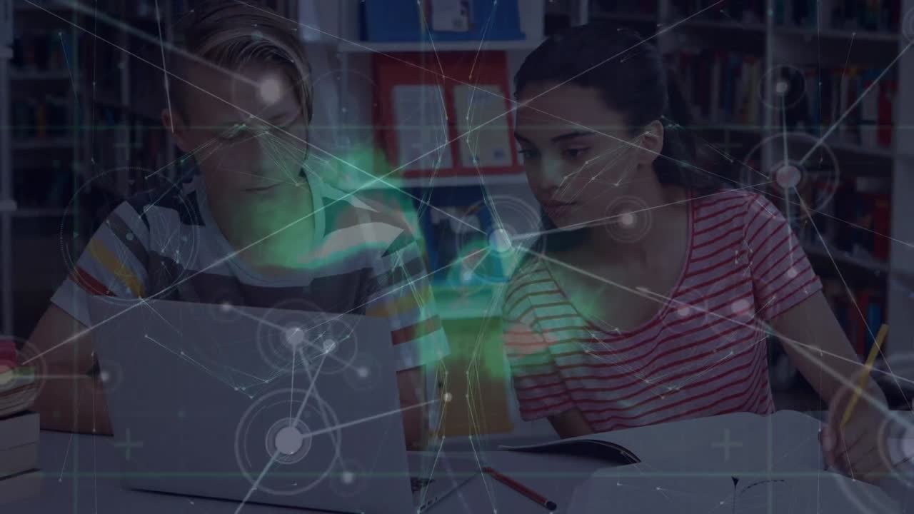 animación de la red de conexiones entre diversos estudiantes usando computadoras portátiles