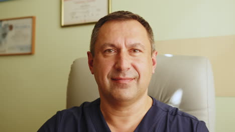 retrato de un médico