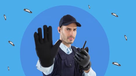 animación de un policía caucásico sobre coches de policía en fondo azul