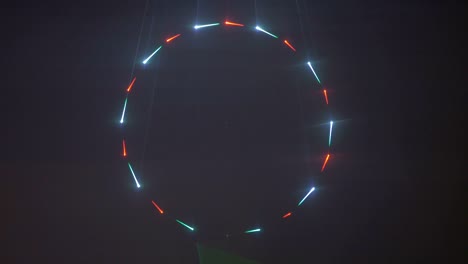 bucle multicolor de luces en la pantalla del proyector de cerca