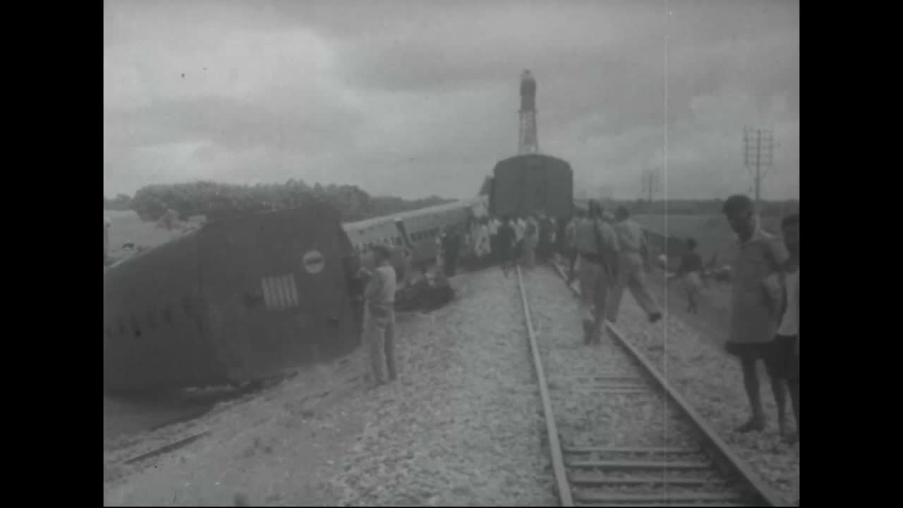 1967년 인도에서 기차 탈선 사고로 사람들이 심하게 다쳤습니다.