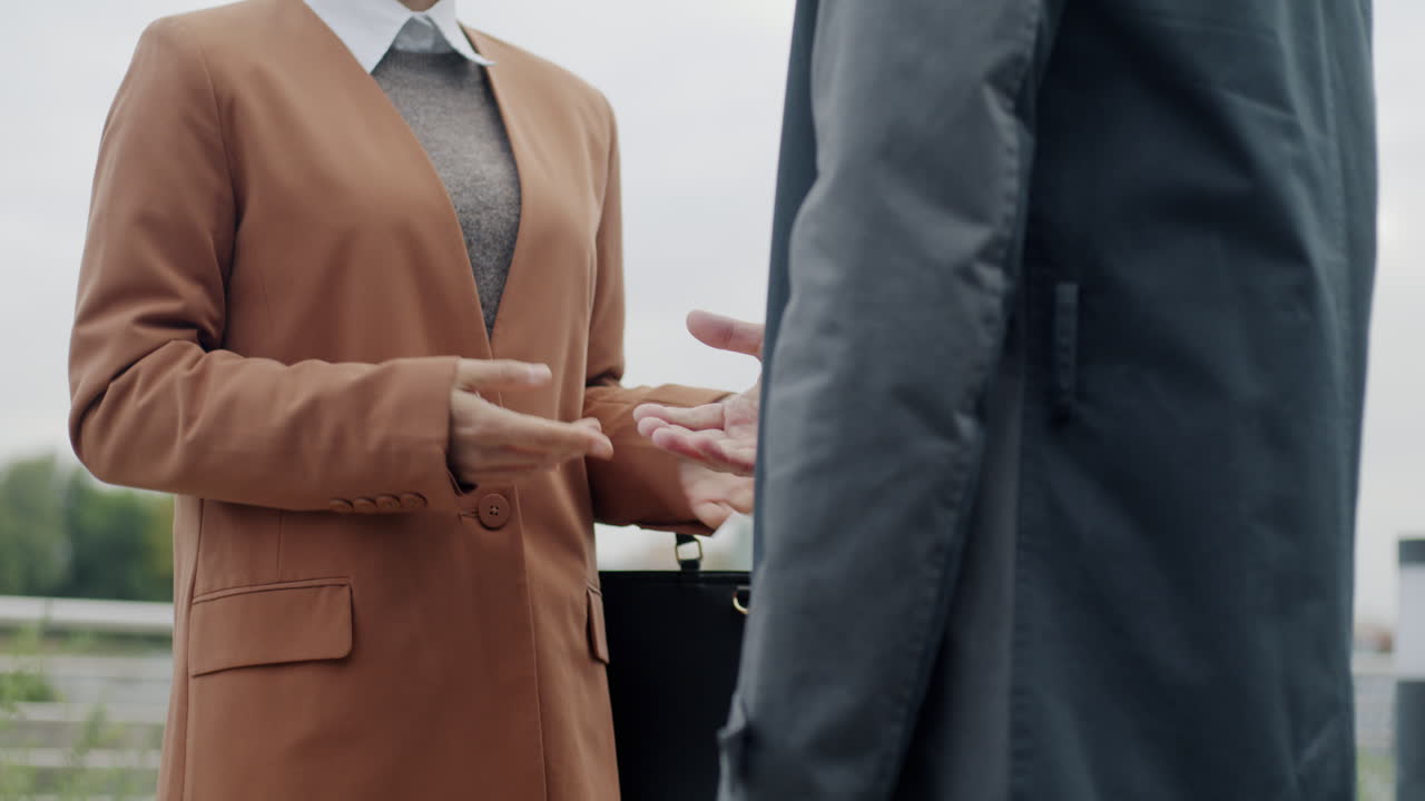 야외에서 사업 토론