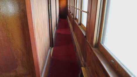 el vagón de tren del presidente warren g harding que usó cuando visitó alaska para conducir un clavo dorado en el ferrocarril de alaska