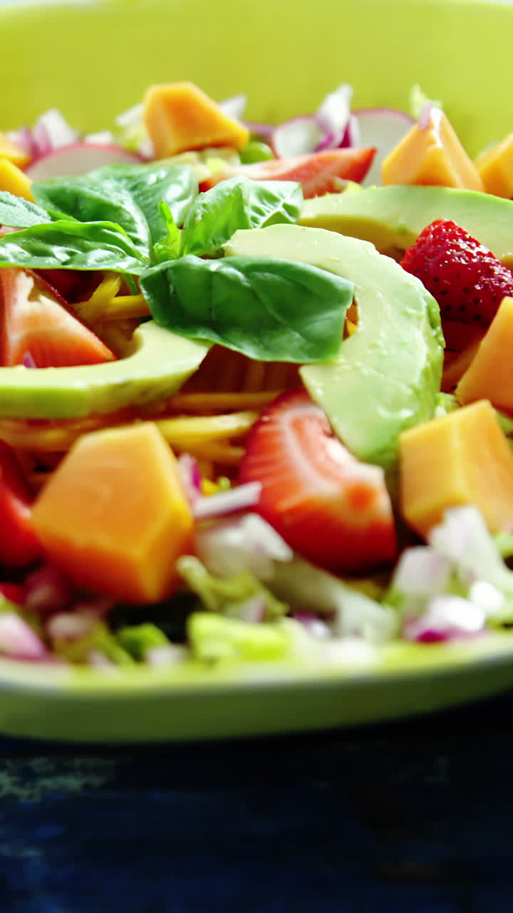 ensalada en un tazón