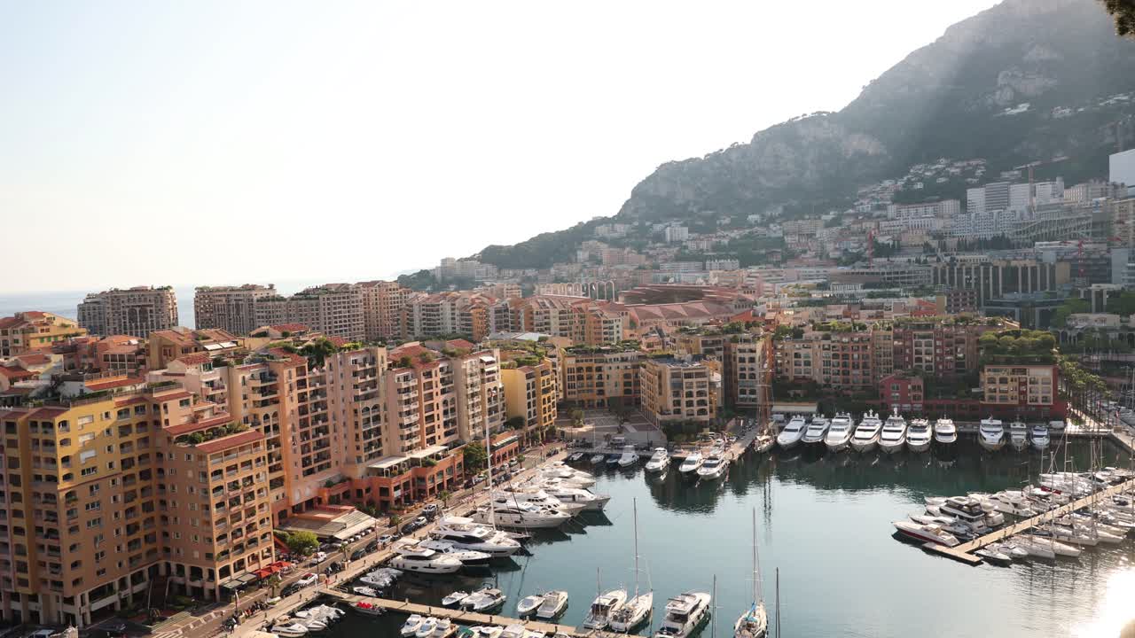 모나코의 포트 하버 마리나에 있는 호텔 리조트, 파닝 뷰