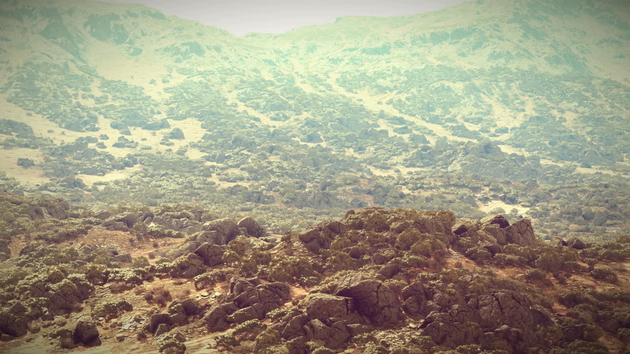 웅장한 산맥의 숨막히는 공중 풍경