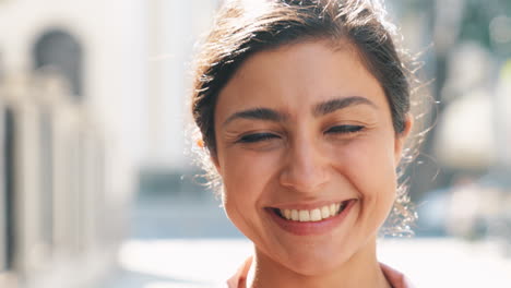 retrato de una mujer sonriente