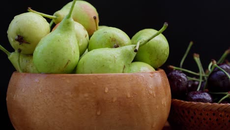 the fruits are spinning in a circle