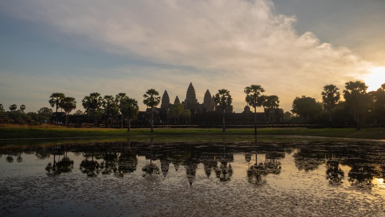 Lever de soleil à Angkor Wat, Cambodge