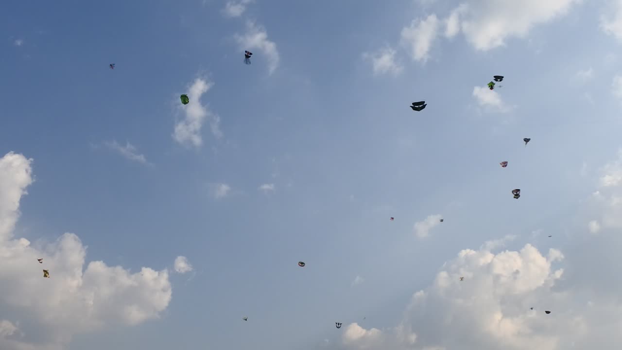 하늘에서 연날리기 대회