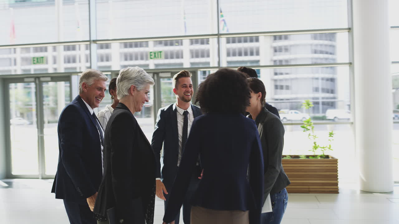 그들의 다음 큰 성공을 위해 준비되어 있습니다.