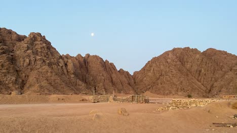 Desert-of-Sharm-El-Sheikh,-Egypt-in-the-early-morning