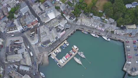 puerto pesquero puerto padstow en inglaterra cornwall antena