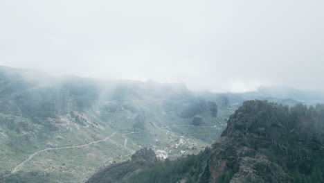 Dramatische-Landschaft-Des-Ländlichen-Parks-Roque-Nublo-In