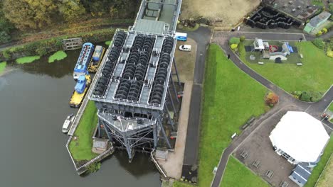 industrial victoriano anderton canal barco ascensor vista aérea río tejedor ojo de pájaro órbita justo encima