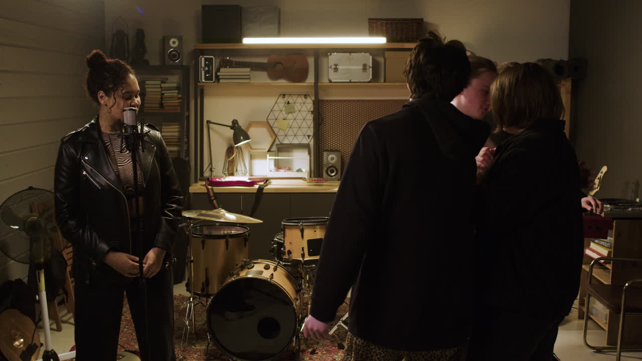 스튜디오의 음악 그룹