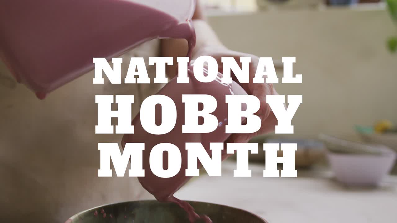 도자기를 만드는 백인 남자의 손 위에 있는 국가 취미 달 텍스트의 애니메이션