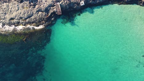 Drohne-Antenne-Bawley-Point-Kristallklares-Riff-Sandfelsen-Und-Brücke-Pazifischer-Ozean-Sydney-Südküste-Ulladulla-NSW-Australien-4k