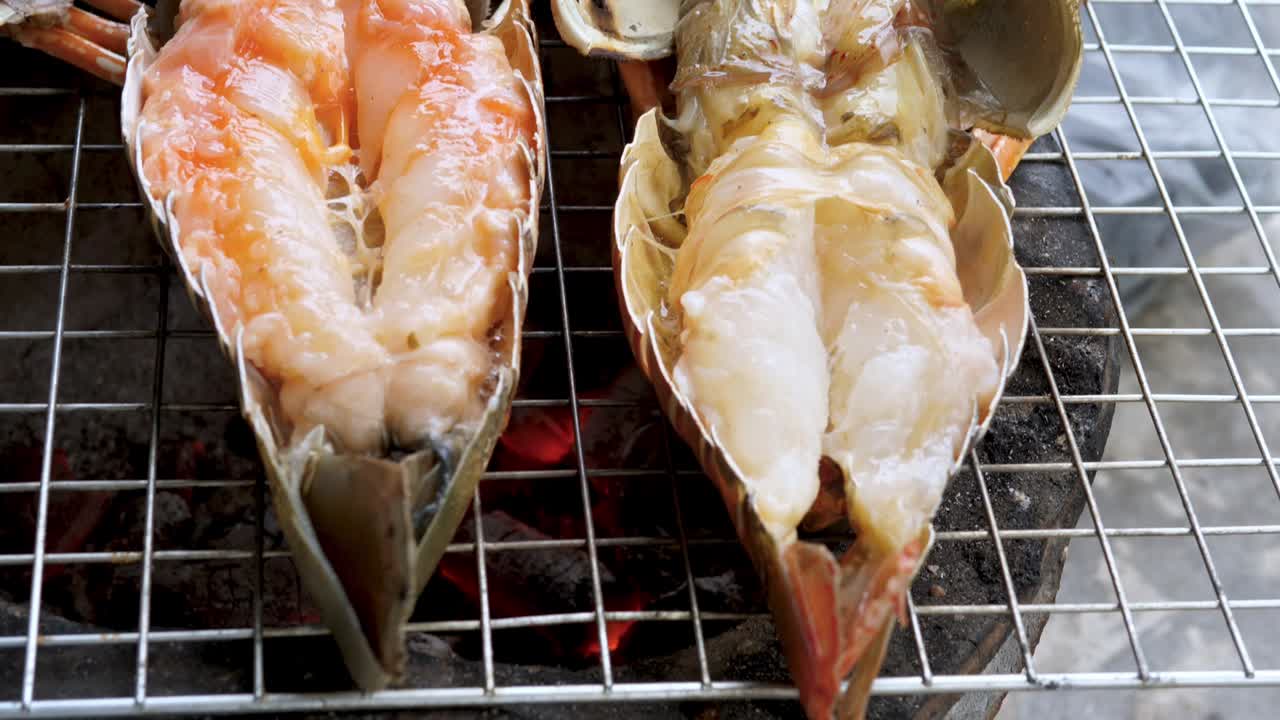 그릴 바베큐에 구운 오픈 랍스터 필렛 - 클로즈업 샷