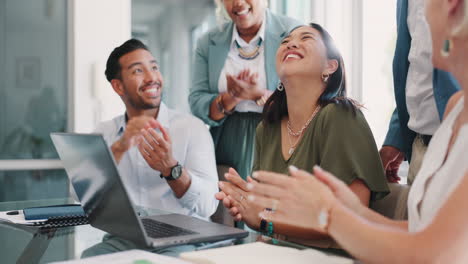 éxito, celebración y aplausos de los negocios