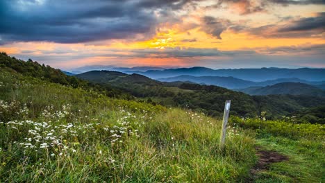 Cinemagraph-Lapso-De-Tiempo-Amanecer-Montañas-Blue-Ridge-Carolina-Del-Norte