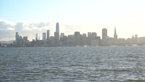 Schöne-Schatzinsel-San-Francisco-Skyline-Blick