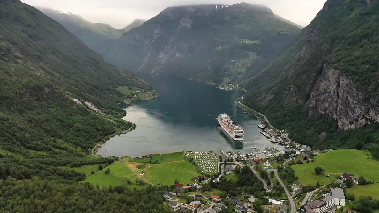 게이랑거 피오르드, 노르웨이. 아름다운 자연 노르웨이 자연 풍경.