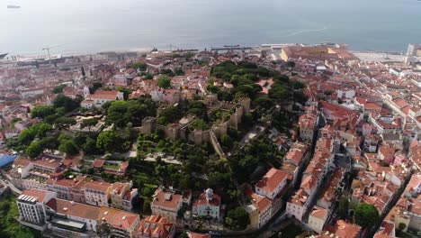 Panoramic-View-Of-Beautiful-Lisboa-Cityscape-At-Sunny-Day,-Portugal