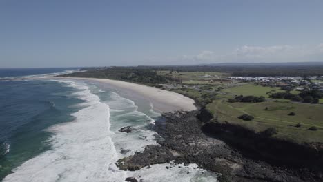 Los-Blancos-Escénicos-Se-Dirigen-Junto-A-La-Playa-De-Sharpes-En-Verano