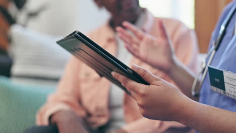 mujer, médico y manos en consulta