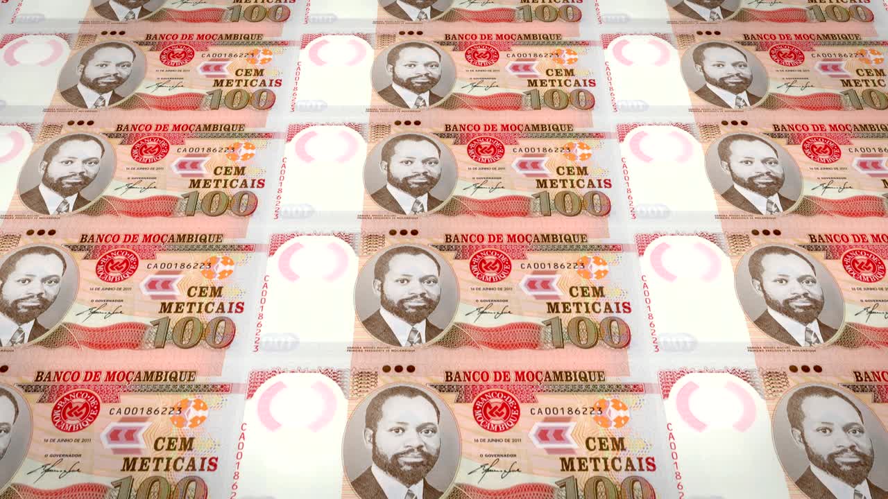 모잠비크의 100 메티카이 지폐, 현금, 루프