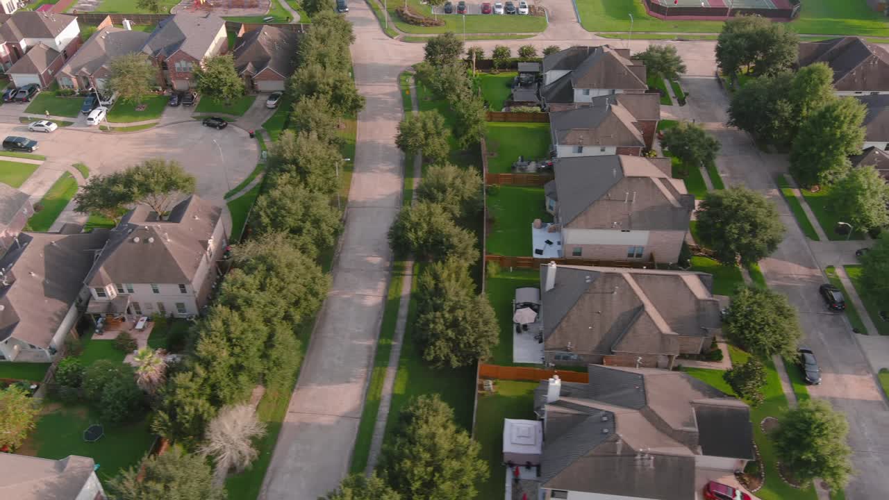 antena del barrio suburbano de clase media a las afueras de houston, texas