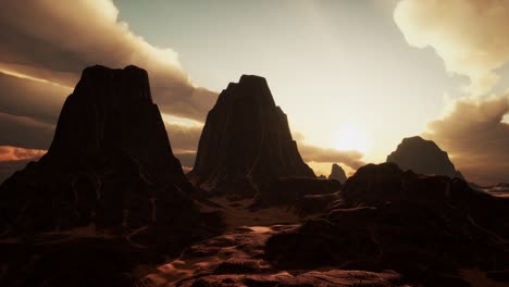 Amazing-Sandstone-Formations-in-Famous-Sunset-at-Monument-Valley