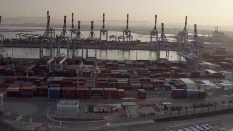 vista aérea del puerto de contenedores