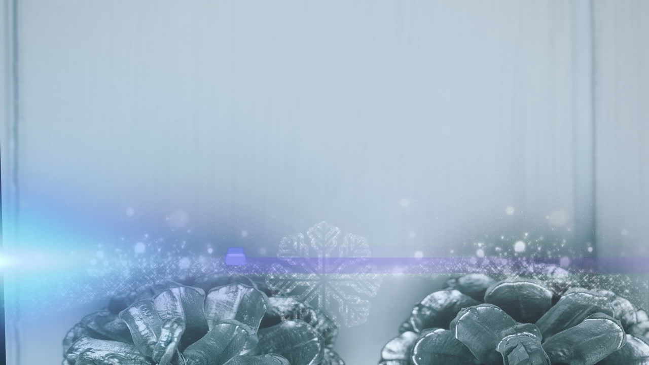 나무 표면에 있는 소나무  ⁇ 어리 위로 움직이는 빛의 애니메이션