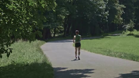 Unermüdliches-Walker-Training-In-Der-Natur