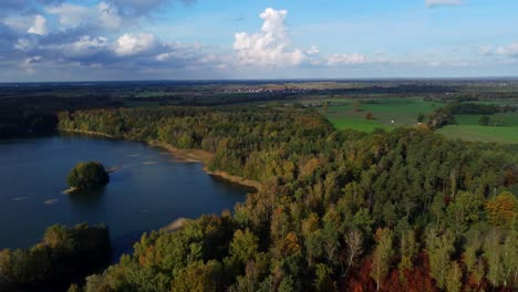 vuelo de drones sobre los lagos "velpker schweiz" en alemania