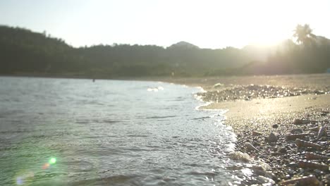 rompiendo olas a cámara lenta