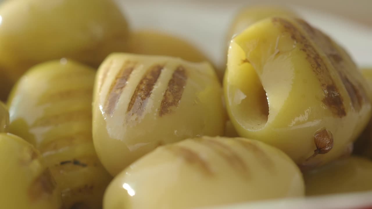 aceitunas verdes a la parrilla